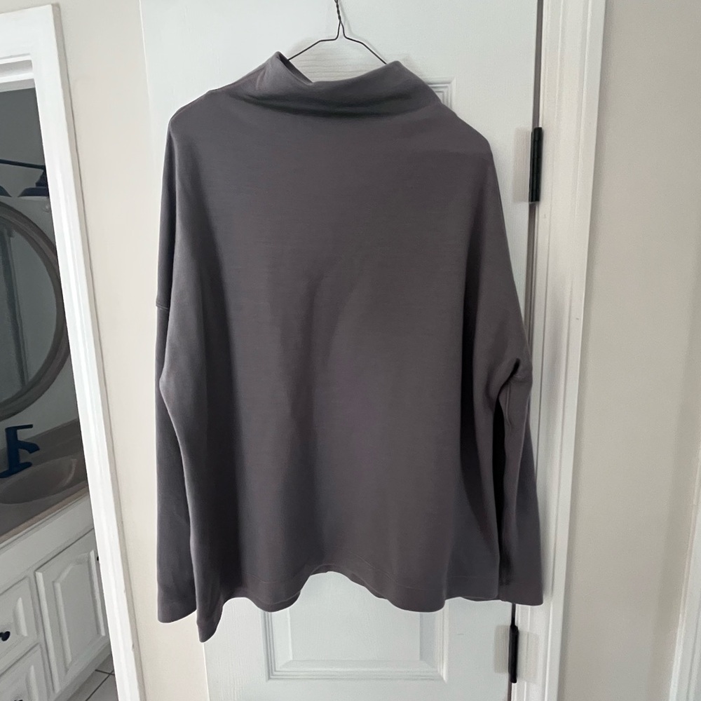 Lululemon Women’s Turtle Neck Sweater Size 8
